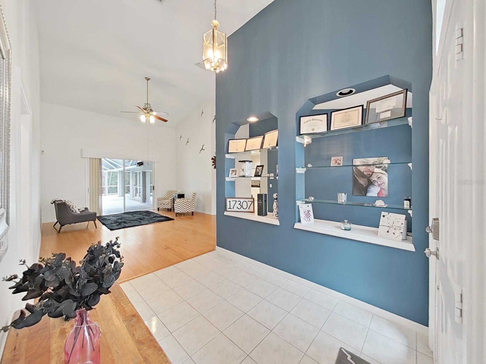 17307 Oak Ledge Dr Property Photo 8