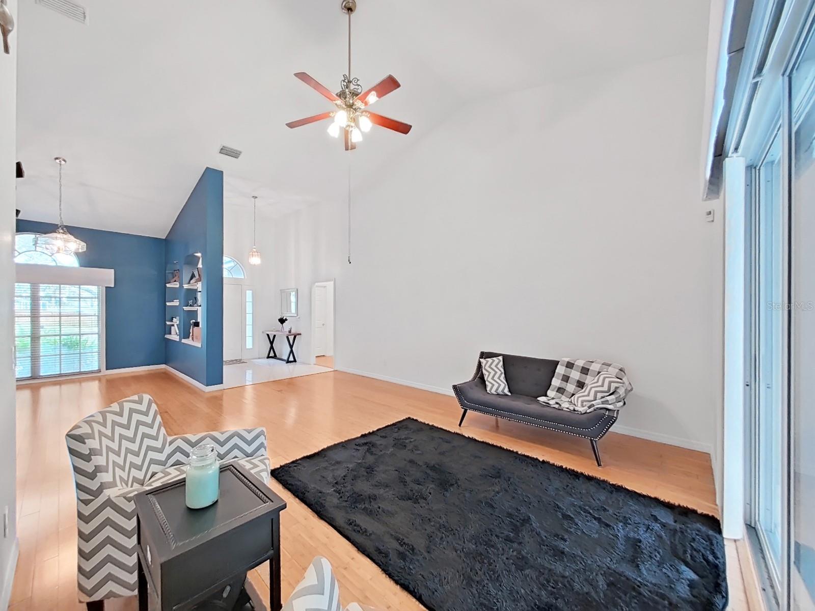 17307 Oak Ledge Dr Property Photo 10