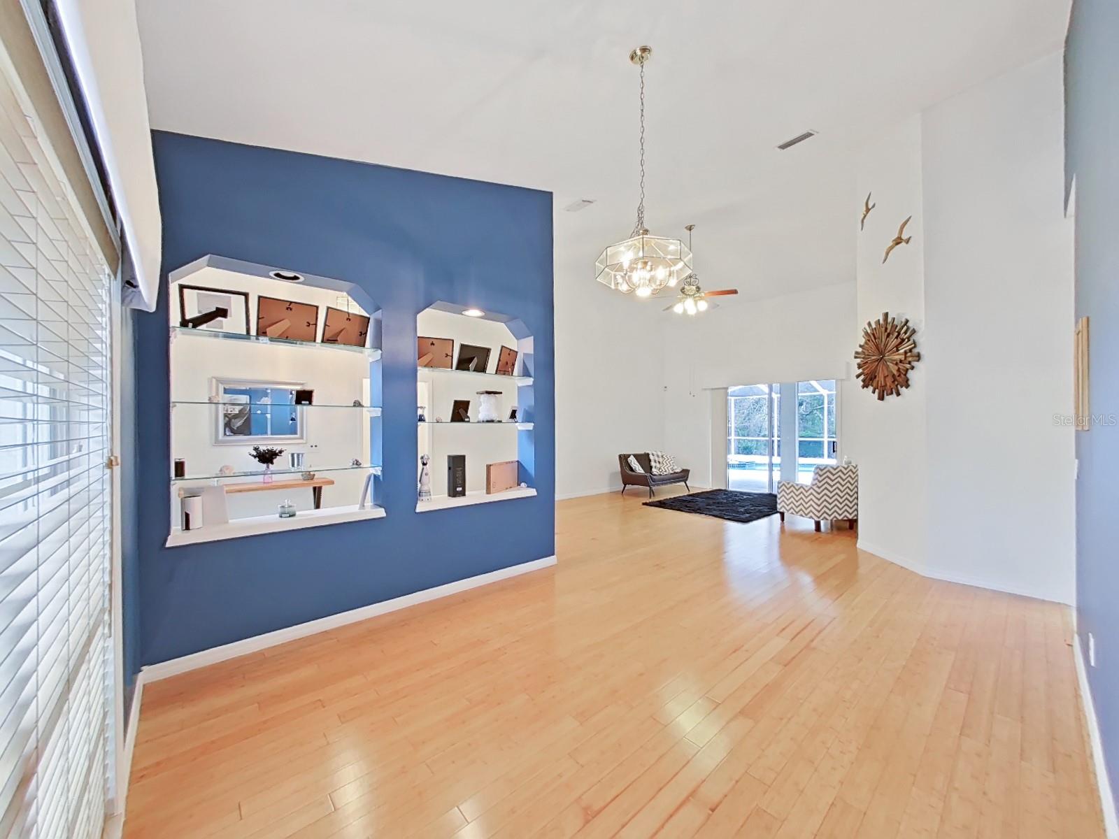 17307 Oak Ledge Dr Property Photo 11