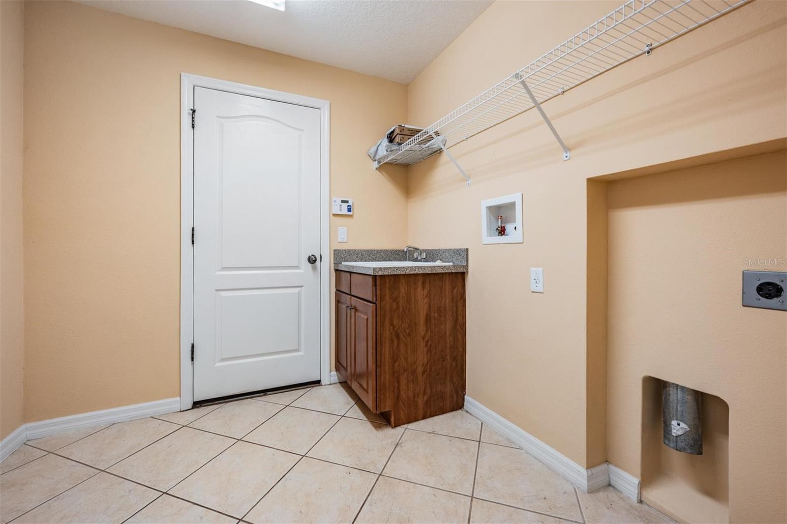 456 Oak Landing Blvd Property Photo 42
