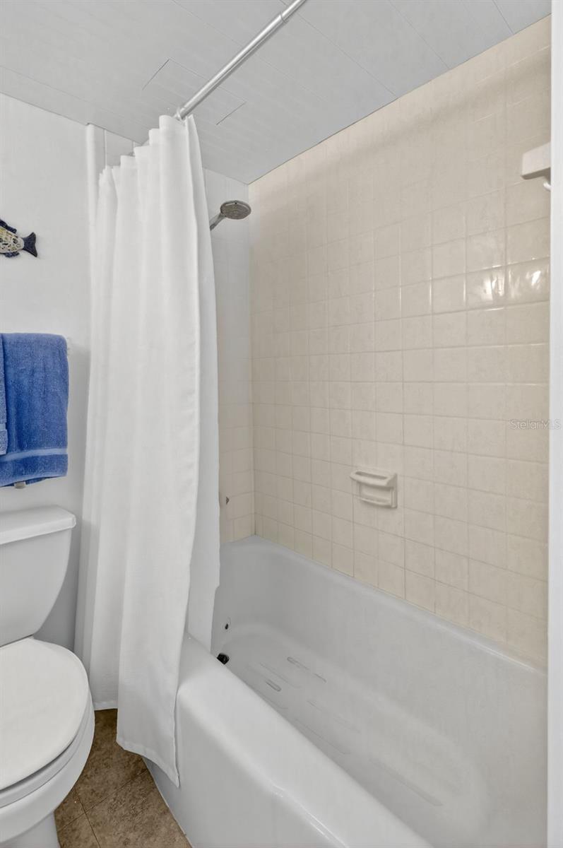 31 Island Way #408 Property Photo 18
