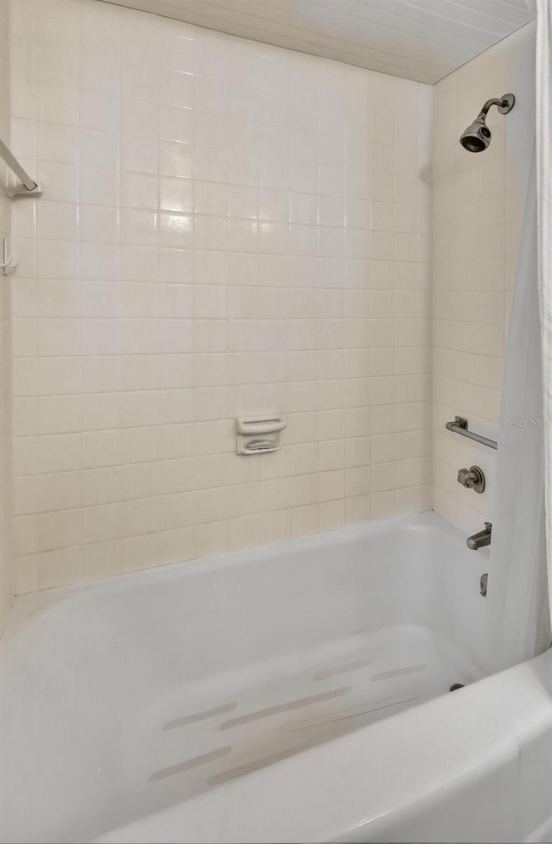 31 Island Way #408 Property Photo 39