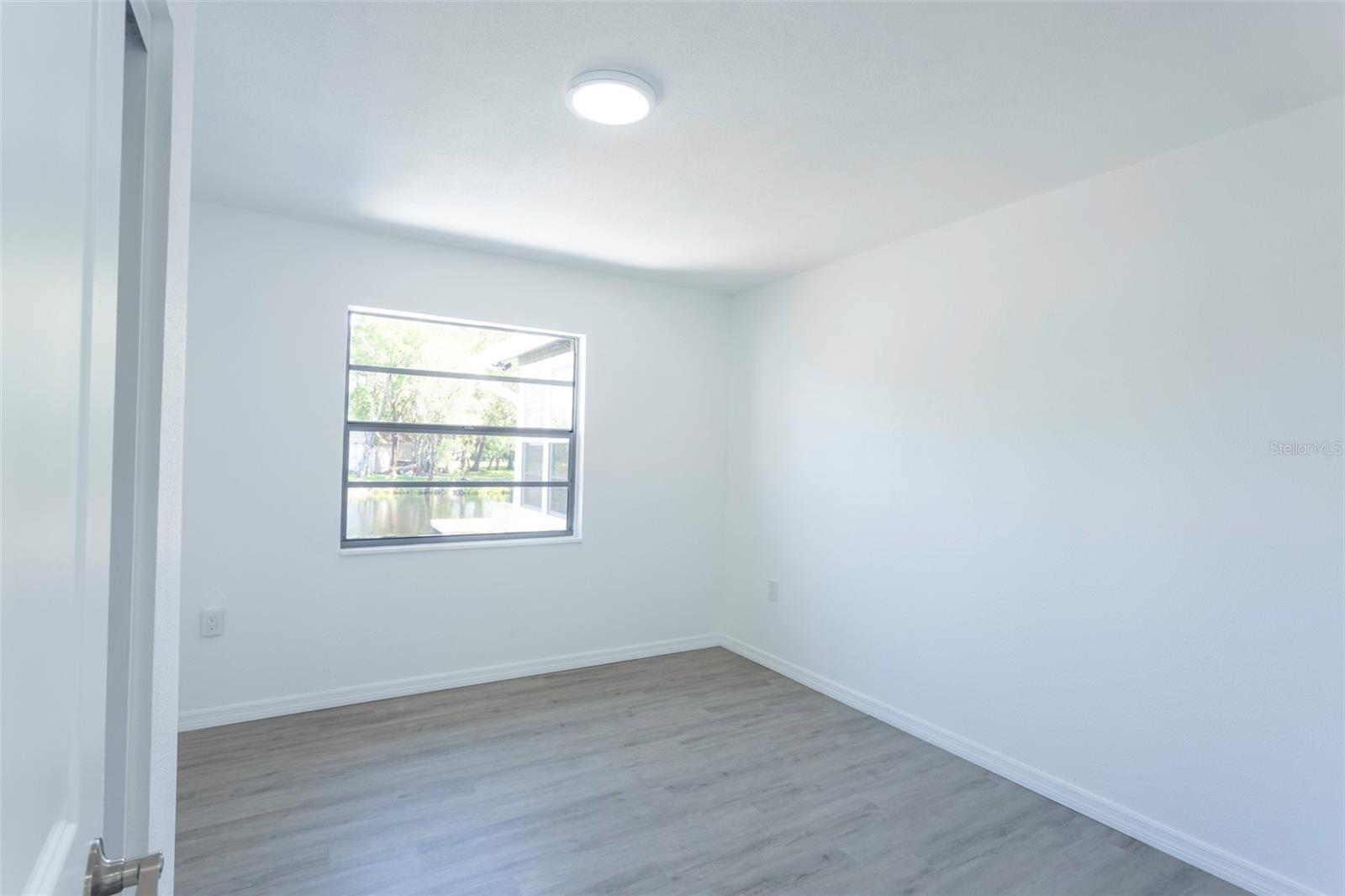 14820 Atlantic Ave Property Photo 9