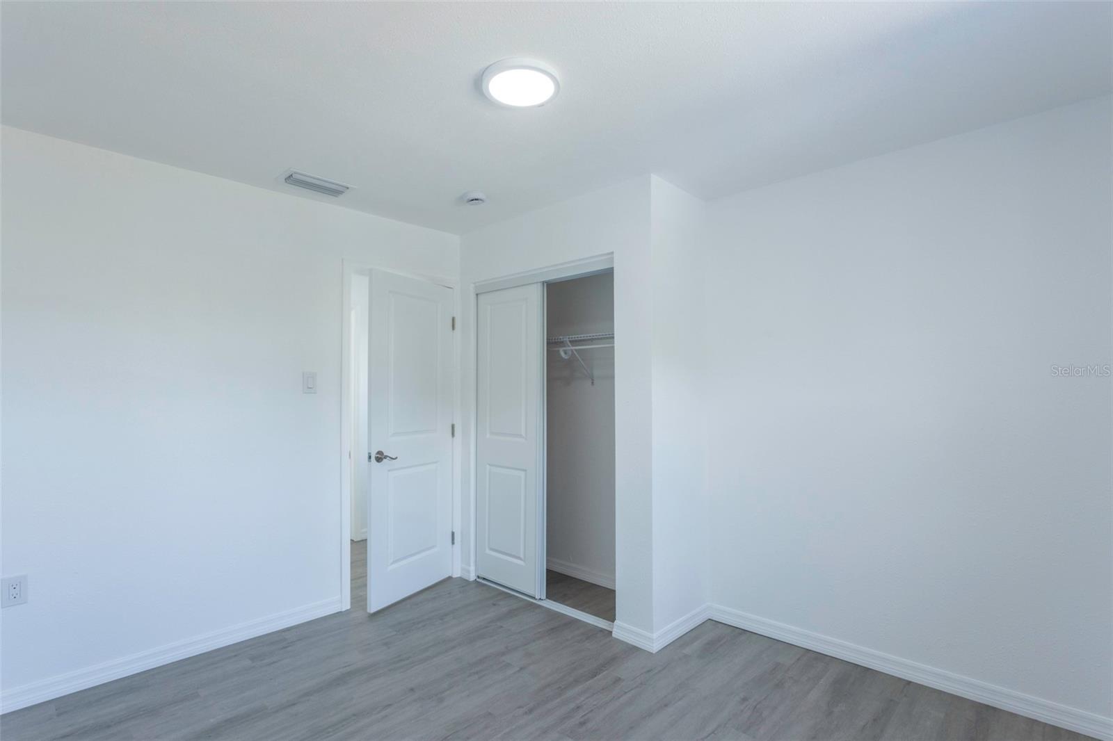 14820 Atlantic Ave Property Photo 11