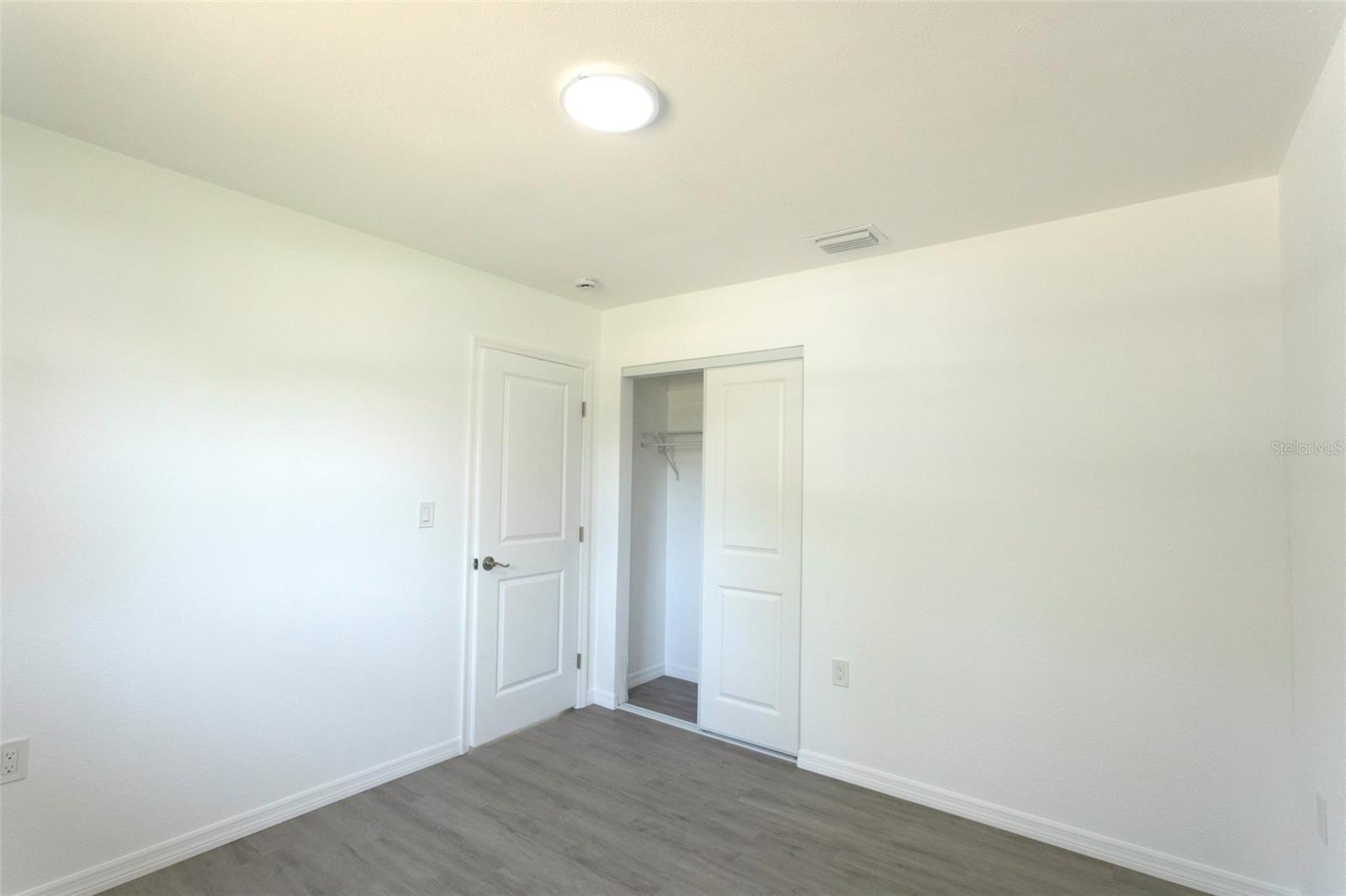 14820 Atlantic Ave Property Photo 16
