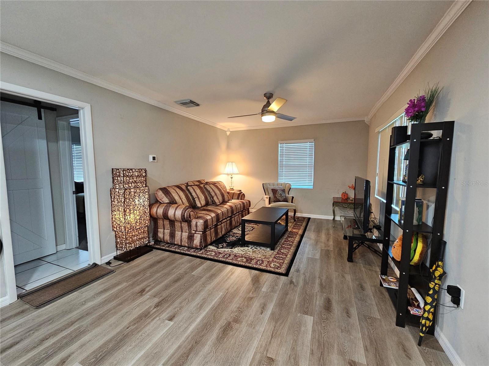 2117 Ivey Ln Property Photo 5
