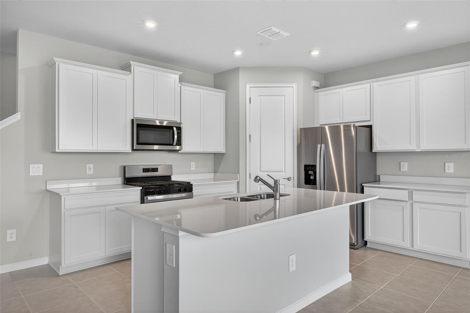 13014 Sunseed St Property Photo 7