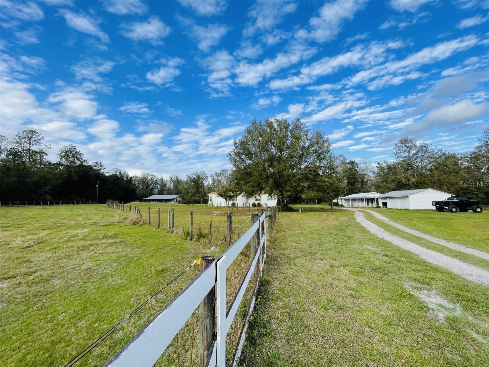 6810 Pearson Ln Property Photo 4