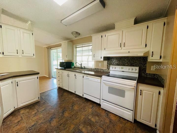 6810 Pearson Ln Property Photo 9