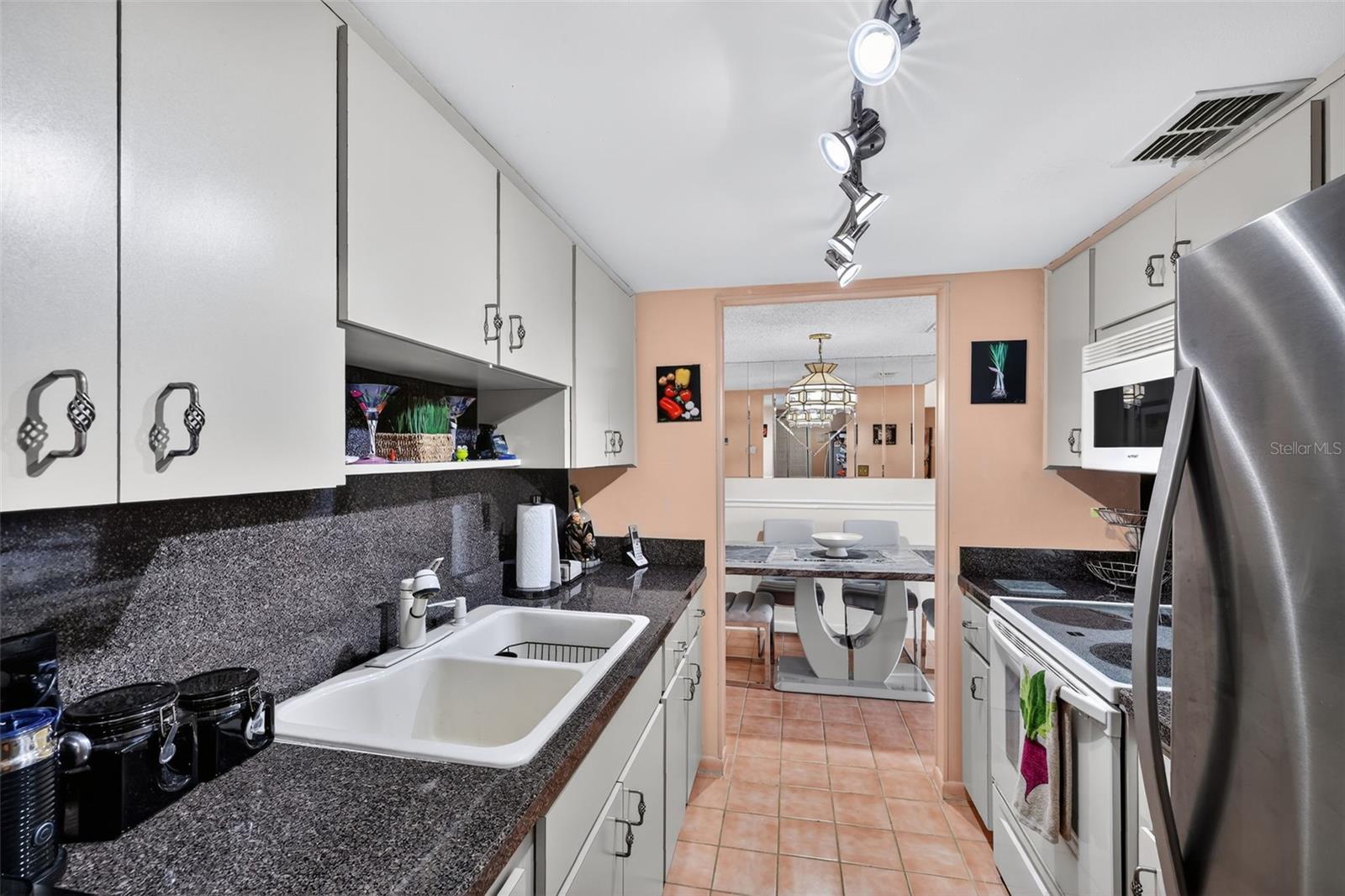 5541 Bay Blvd #203 Property Photo 12