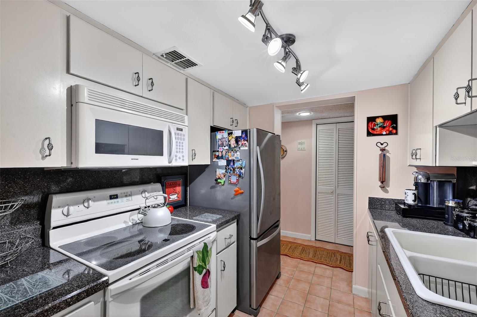 5541 Bay Blvd #203 Property Photo 13