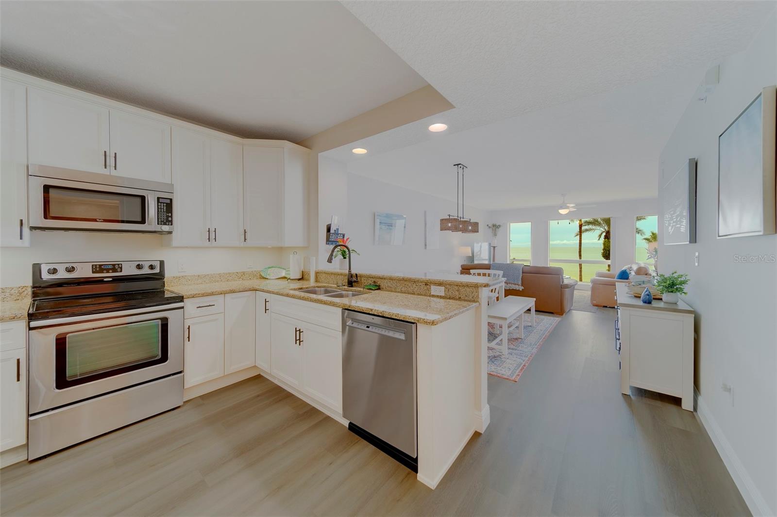 16700 Gulf Blvd #423 Property Photo 9