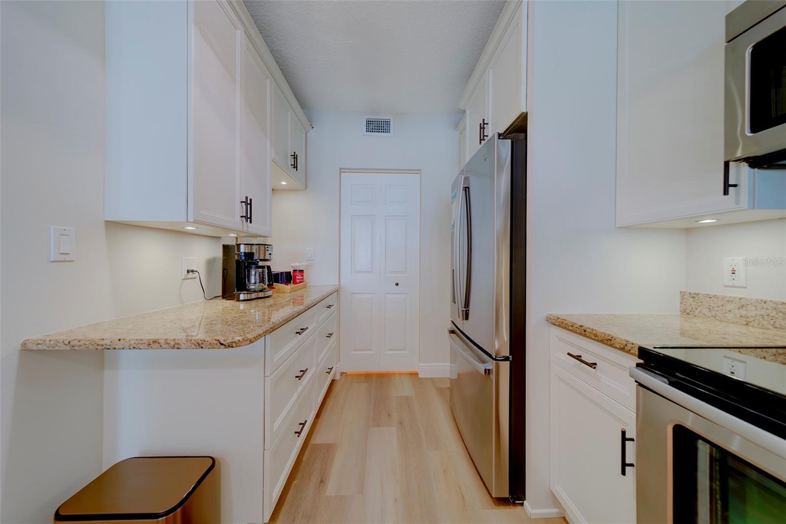 16700 Gulf Blvd #423 Property Photo 13