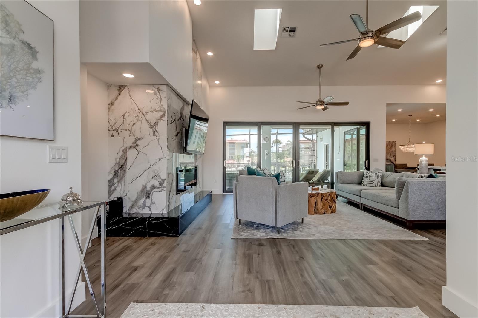 112 Leeward Is Property Photo 3