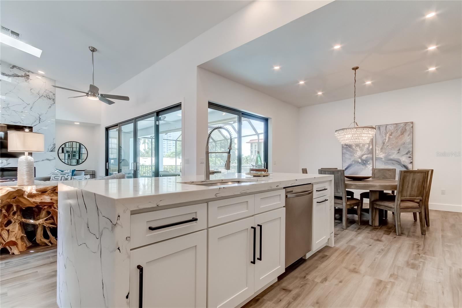 112 Leeward Is Property Photo 6