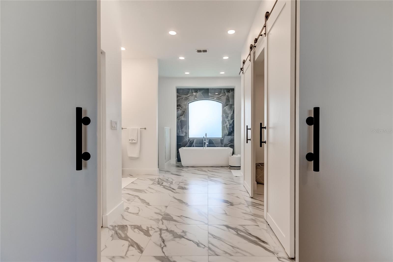 112 Leeward Is Property Photo 10