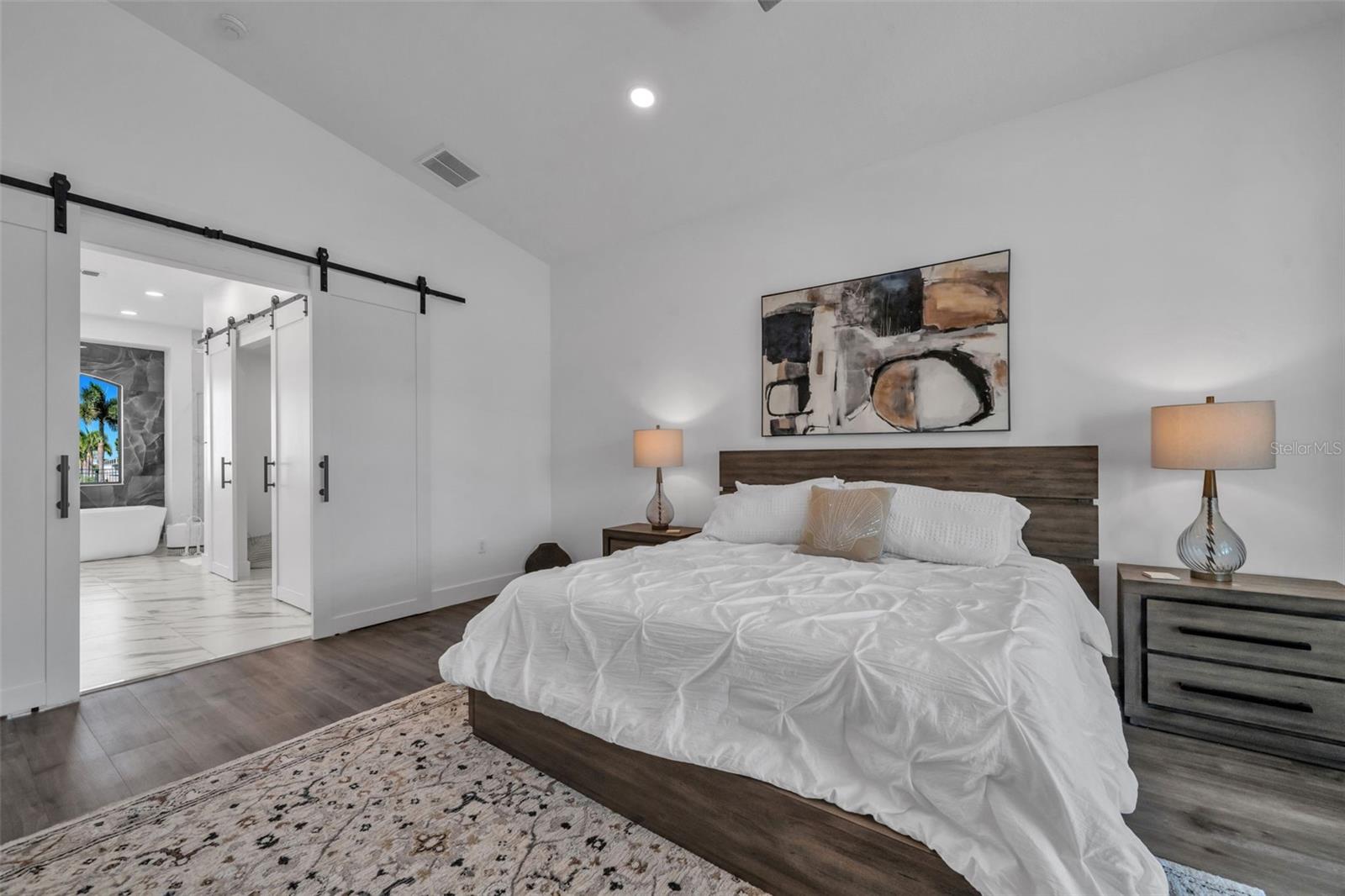 112 Leeward Is Property Photo 13