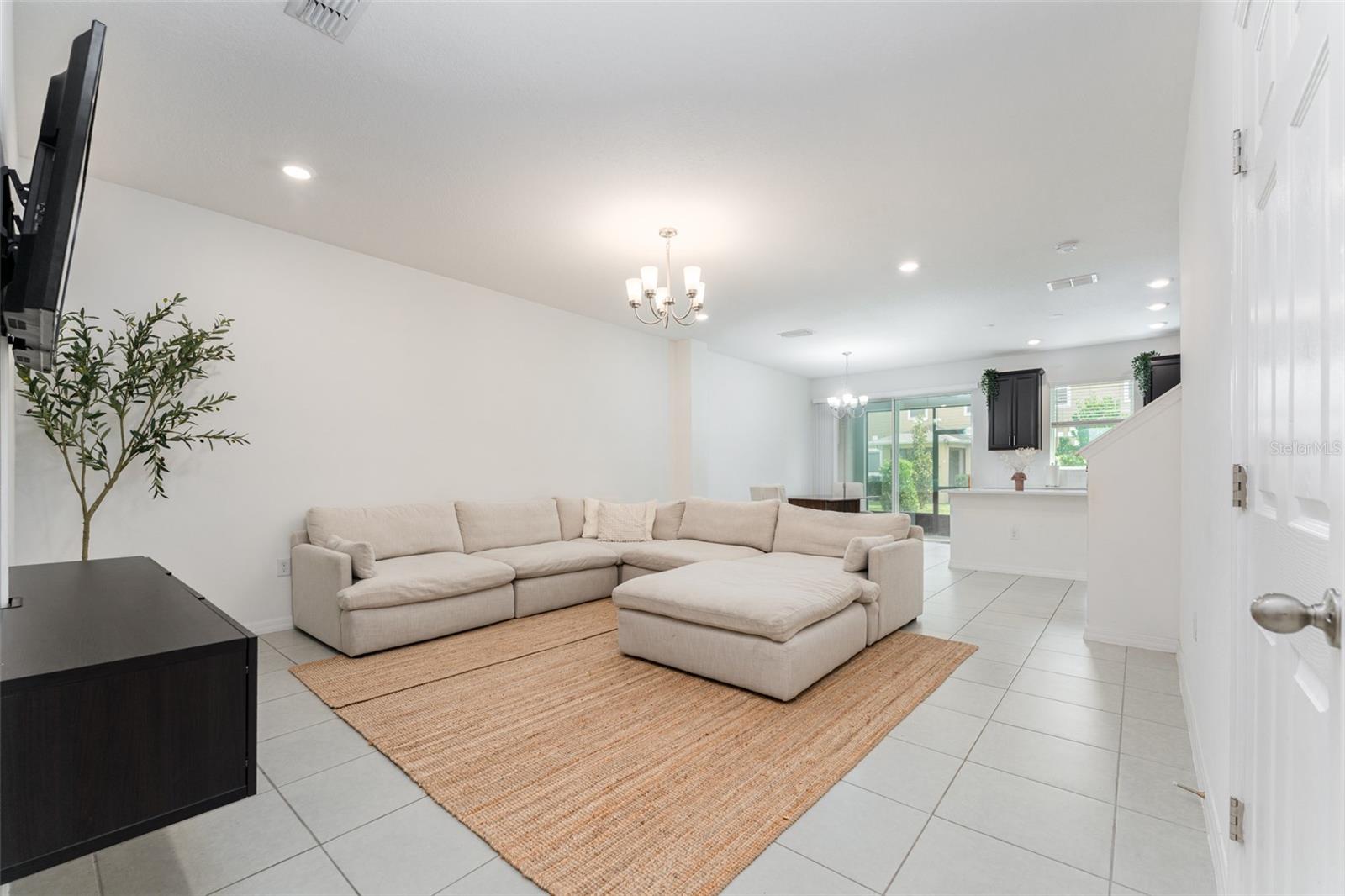 14072 Kite Ln Property Photo 7