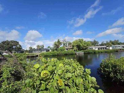 Colonial Bay Dr Property Photo 1