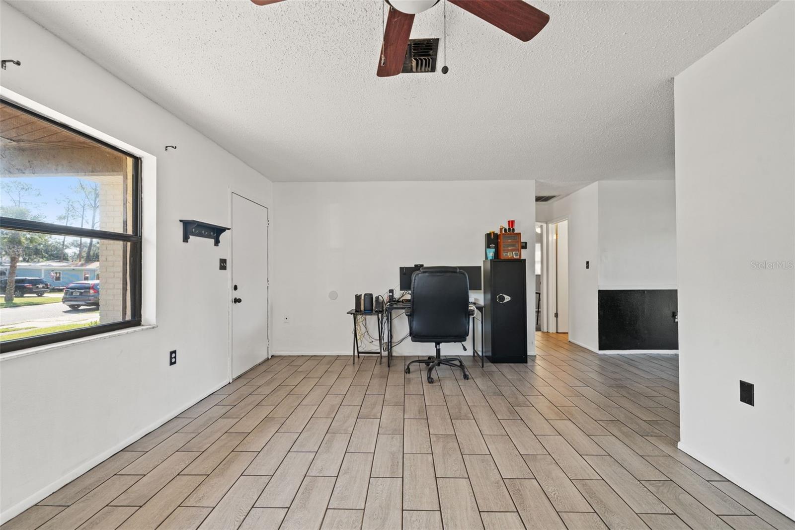 5828 Mariposa Dr Property Photo 5