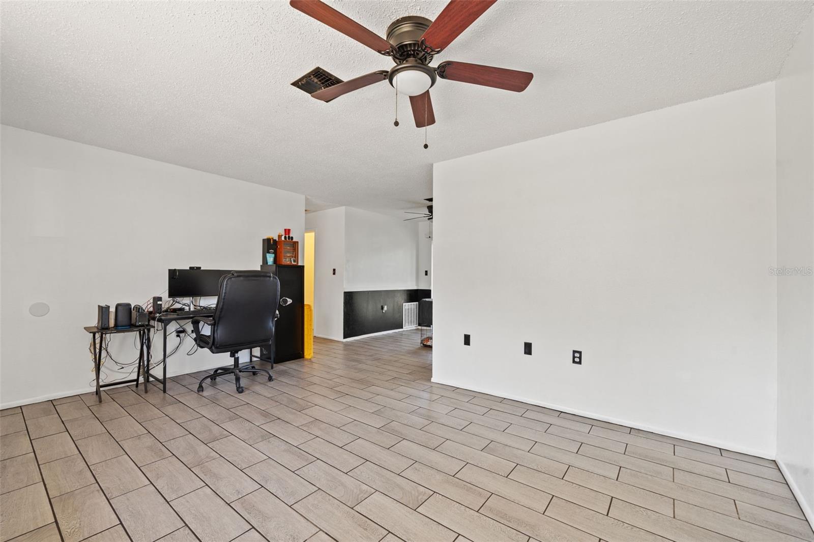 5828 Mariposa Dr Property Photo 6