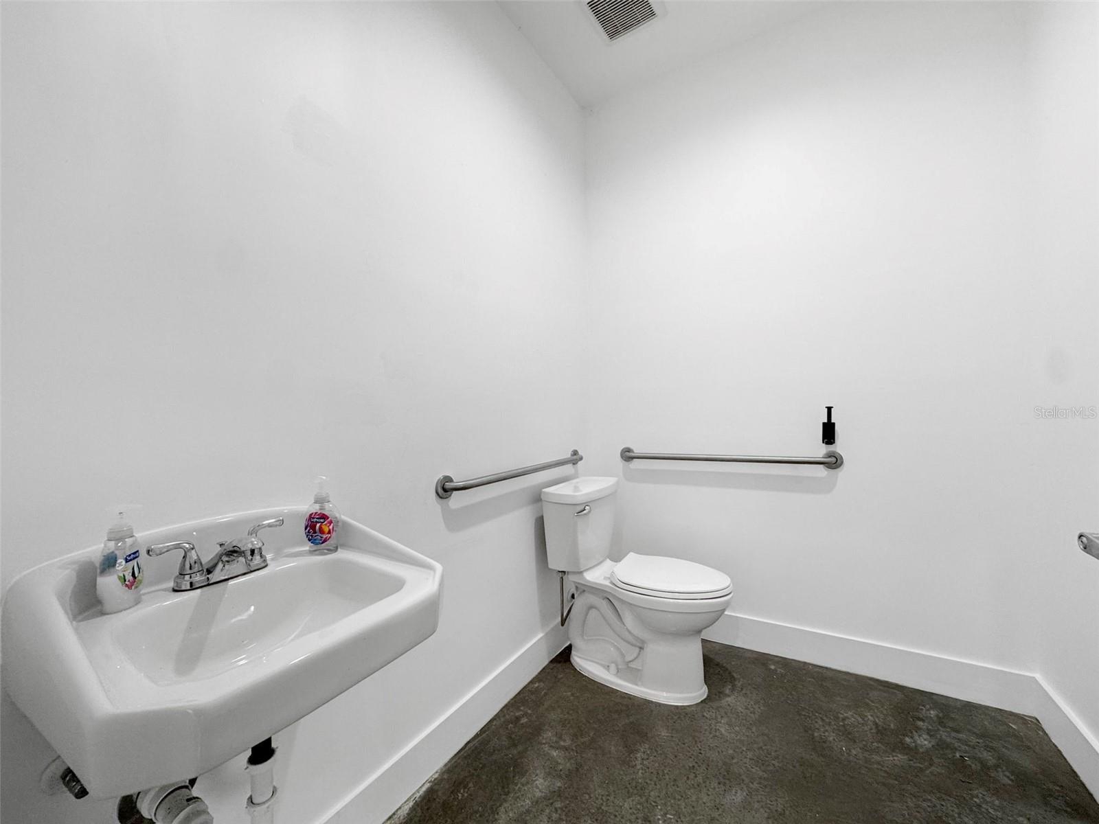 10830 Navajo Dr Property Photo 12