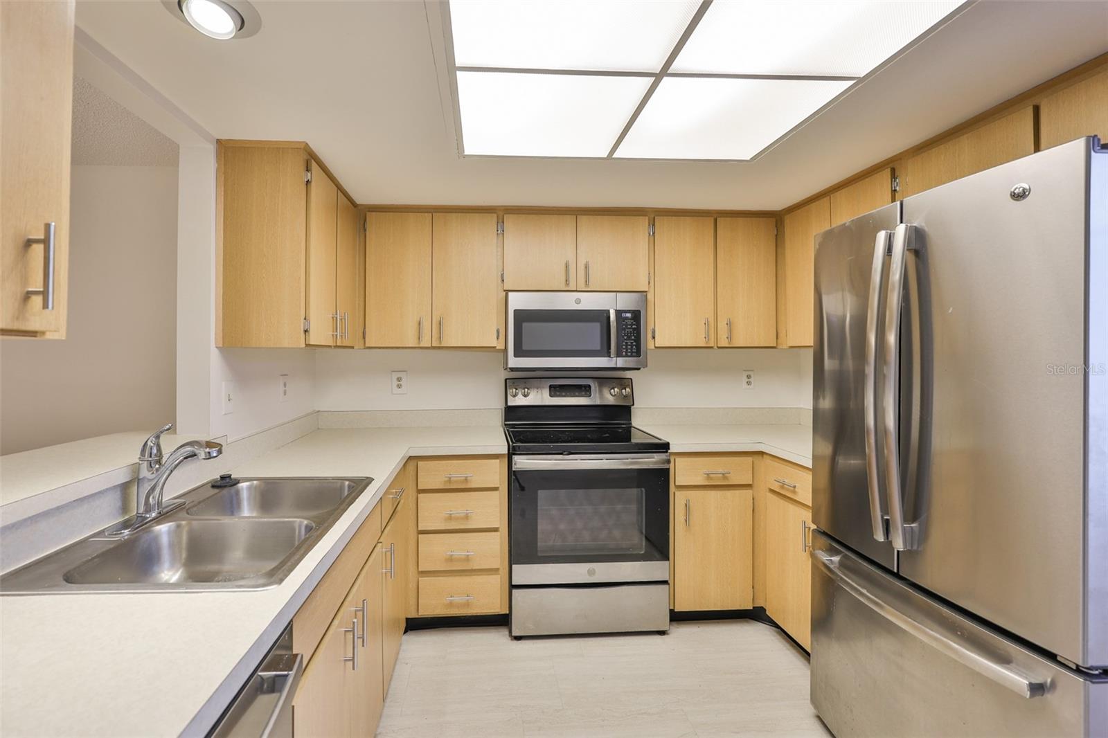2122 Hereford Dr #511 Property Photo 6