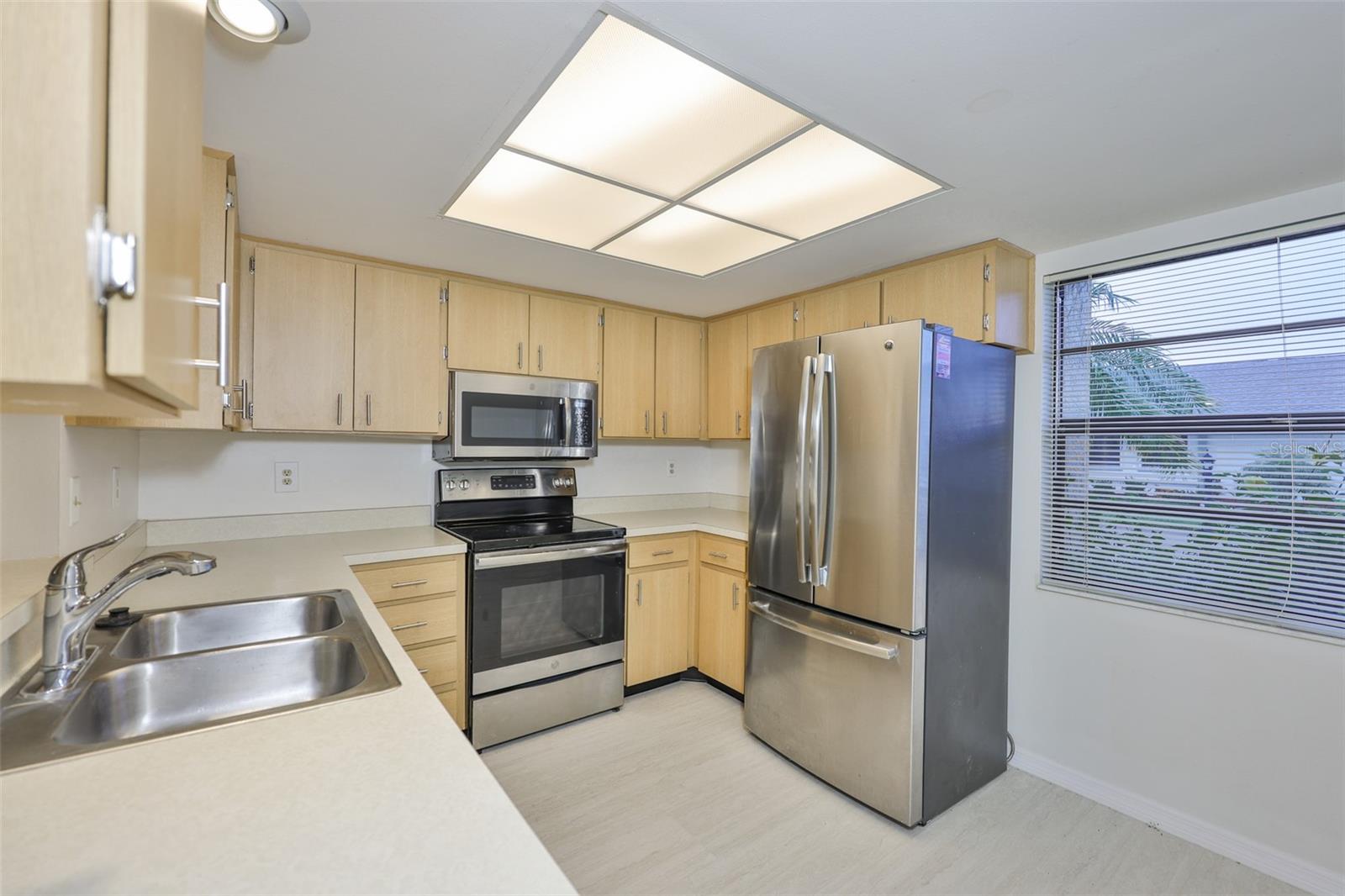 2122 Hereford Dr #511 Property Photo 7