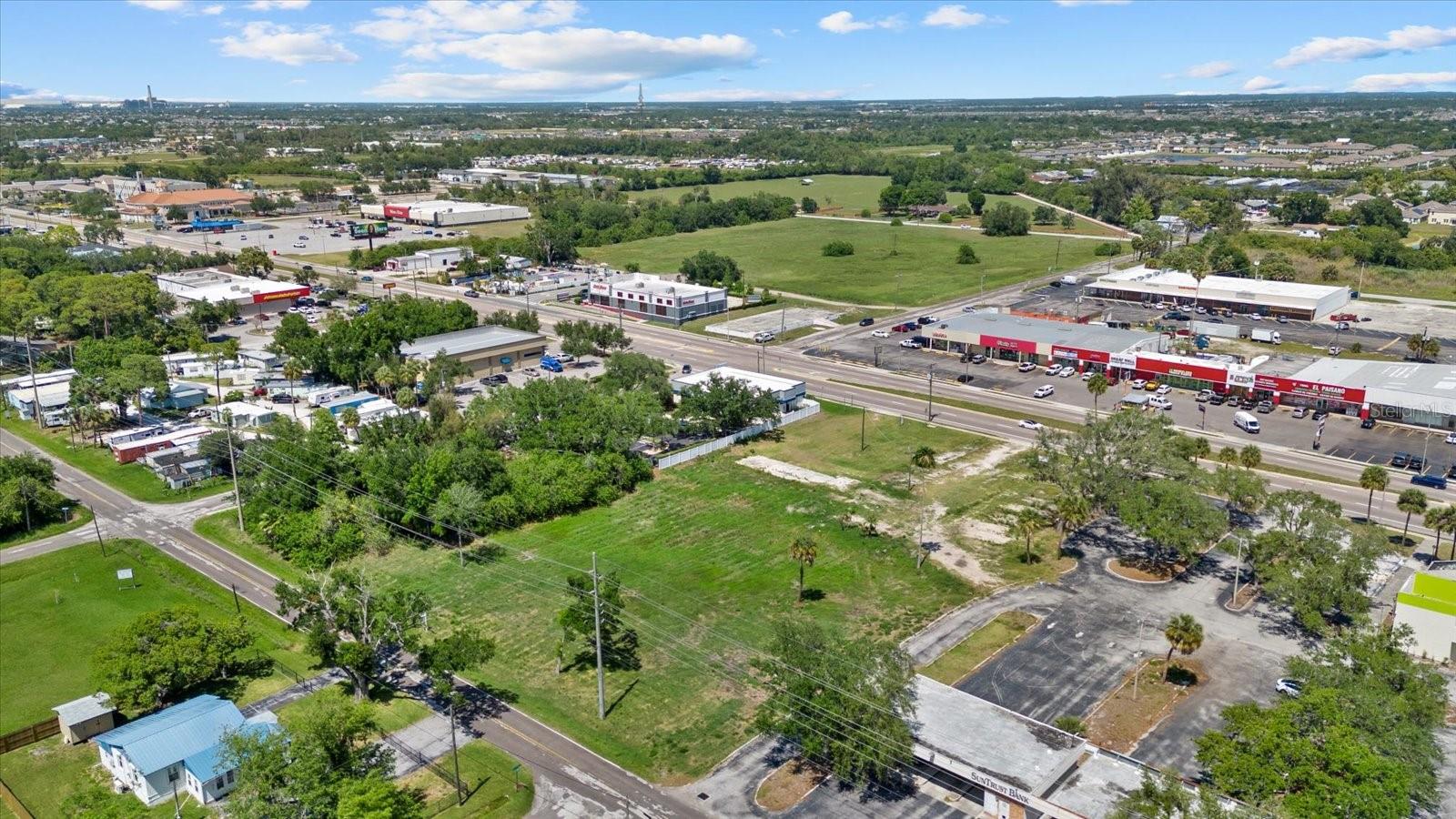 610 N Us Highway 41 Property Photo 1