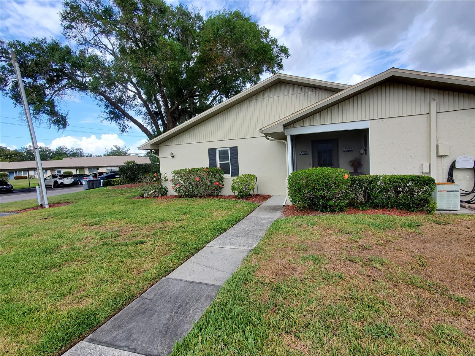 1905 Canterbury Ln #e-9 Property Photo 2