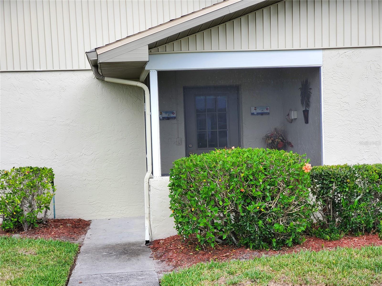 1905 Canterbury Ln #e-9 Property Photo 4