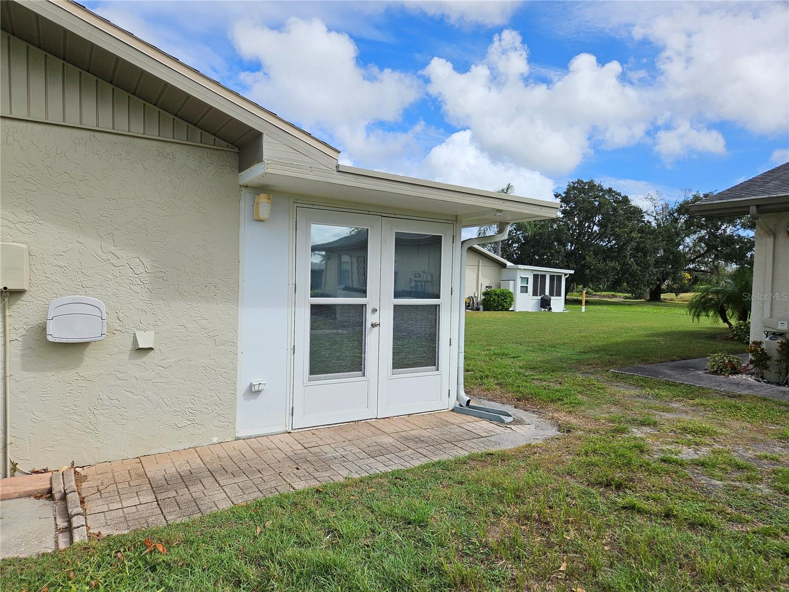 1905 Canterbury Ln #e-9 Property Photo 9
