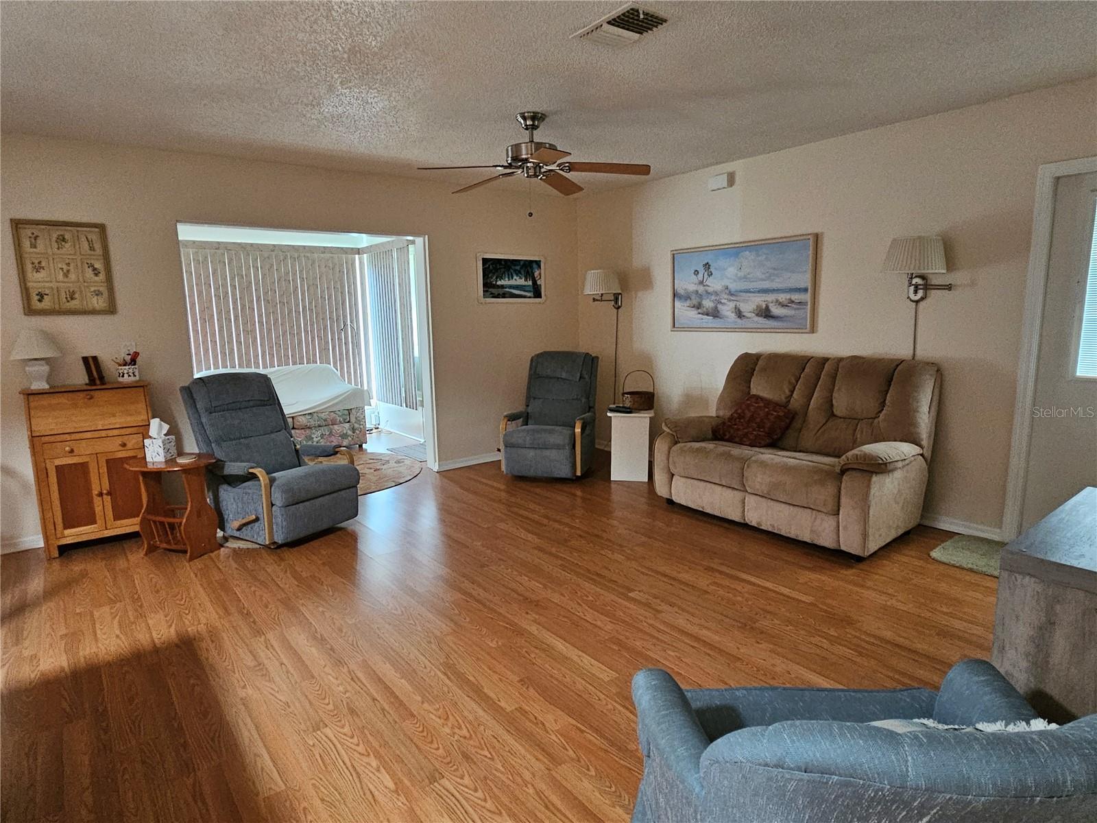 1905 Canterbury Ln #e-9 Property Photo 13