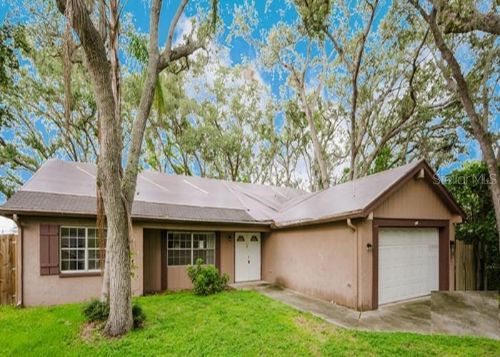1243 ROYAL OAK DR
