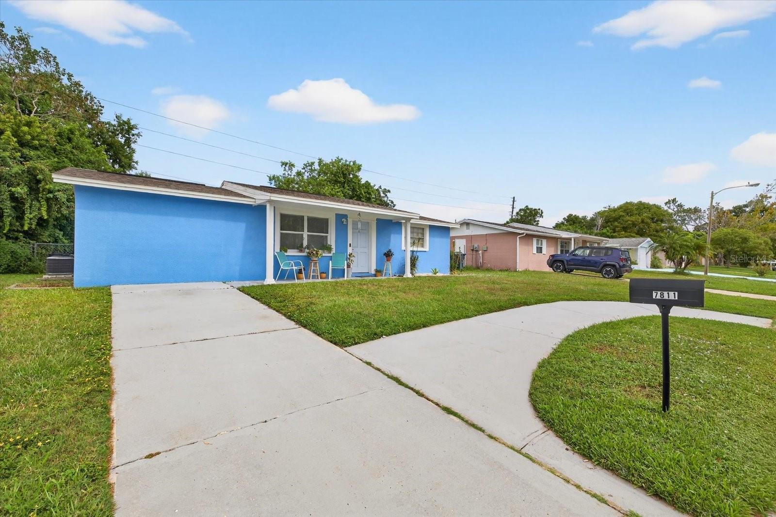 7811 FOX HOLLOW DR Property Photo 1