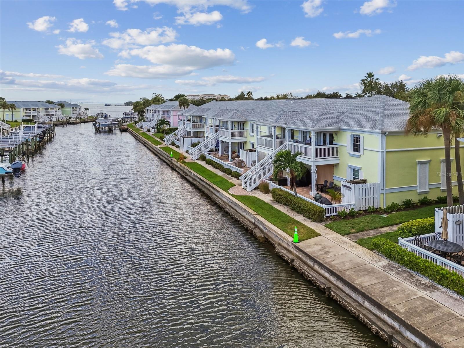 5116 Beach Dr Se #d Property Photo 1