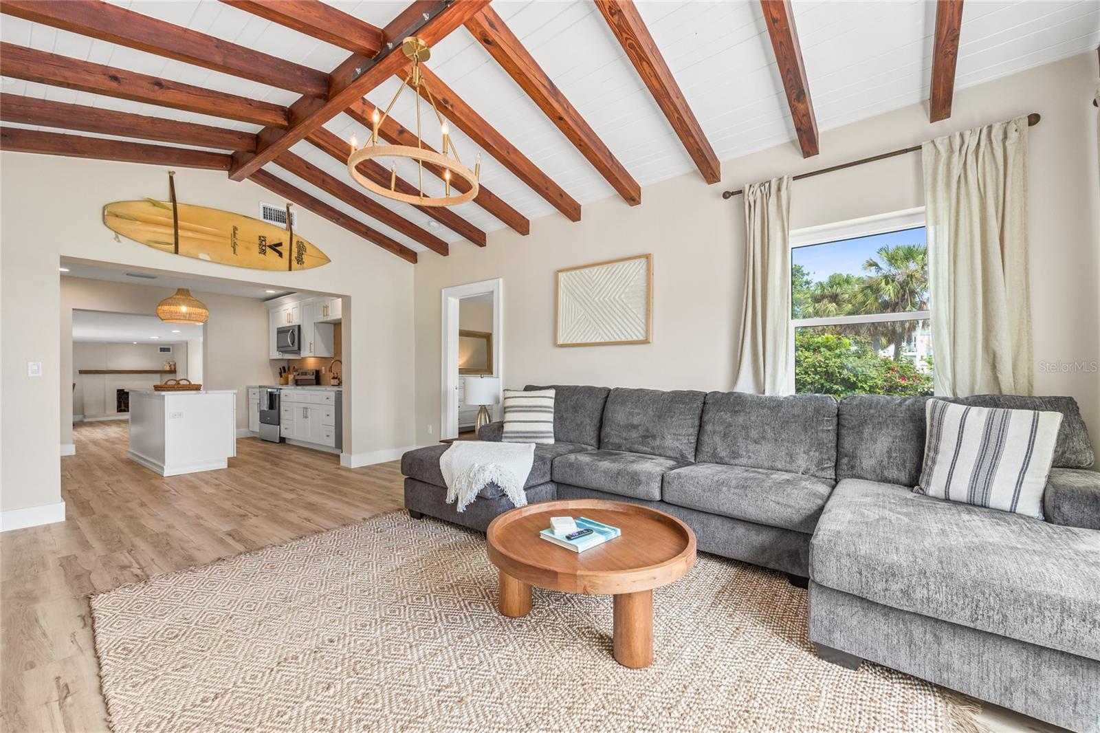 15804 Redington Dr Property Photo 8