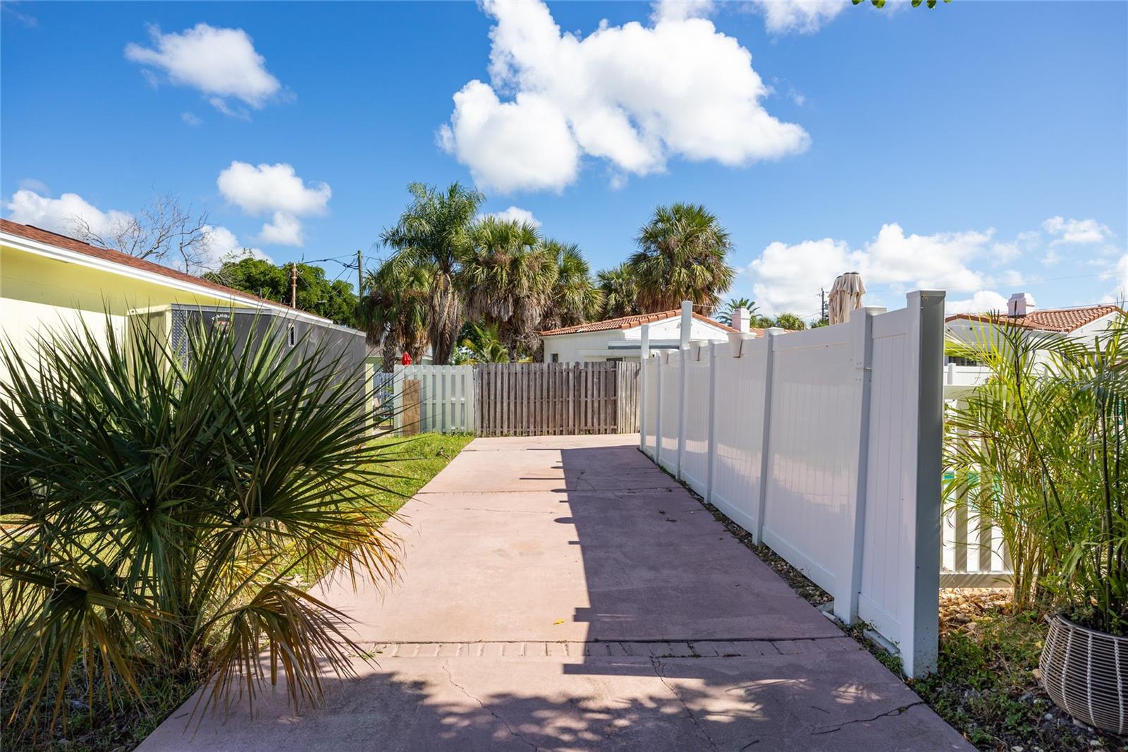 15804 Redington Dr Property Photo 53