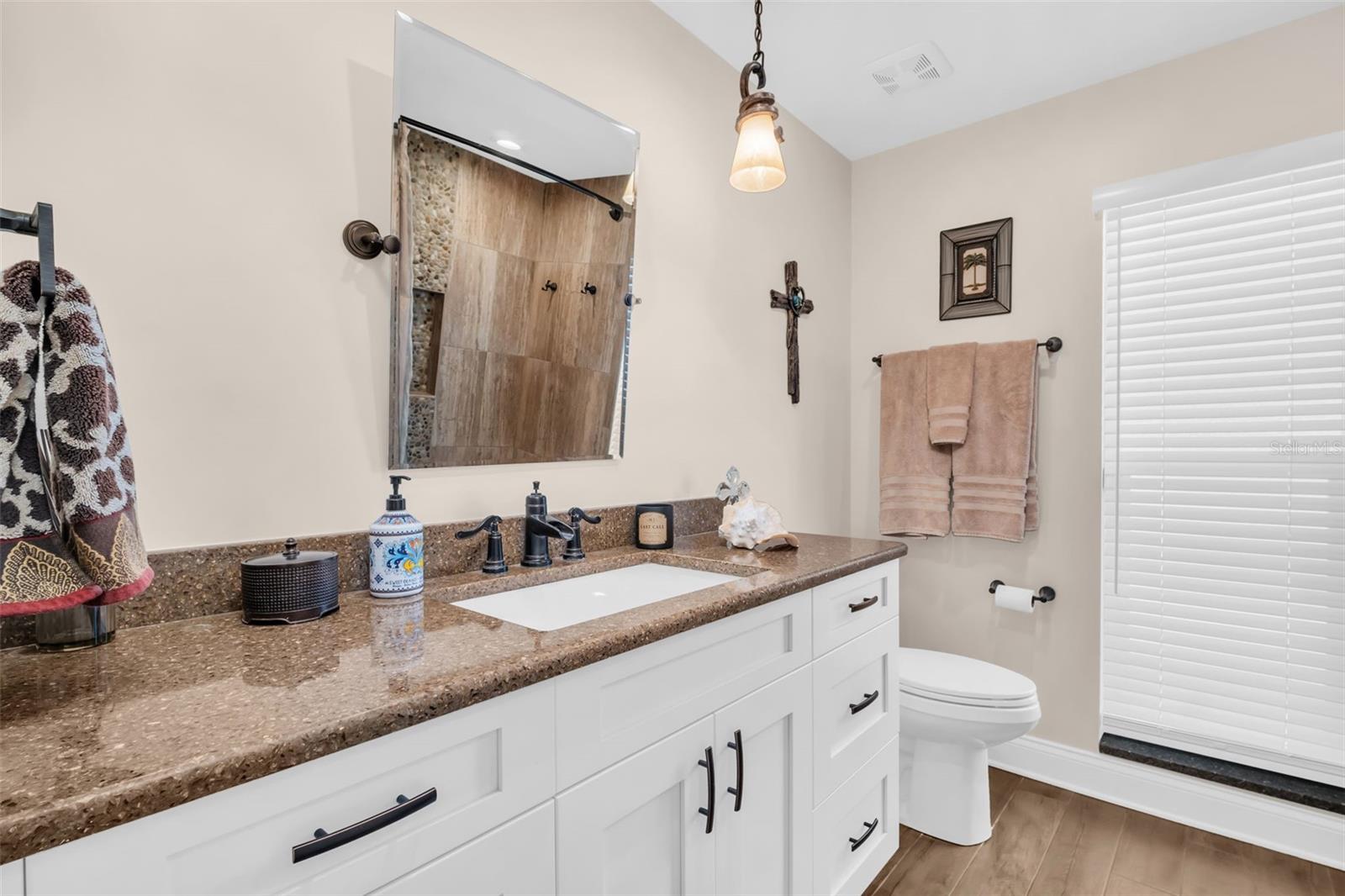1100 Friendly Way S Property Photo 27