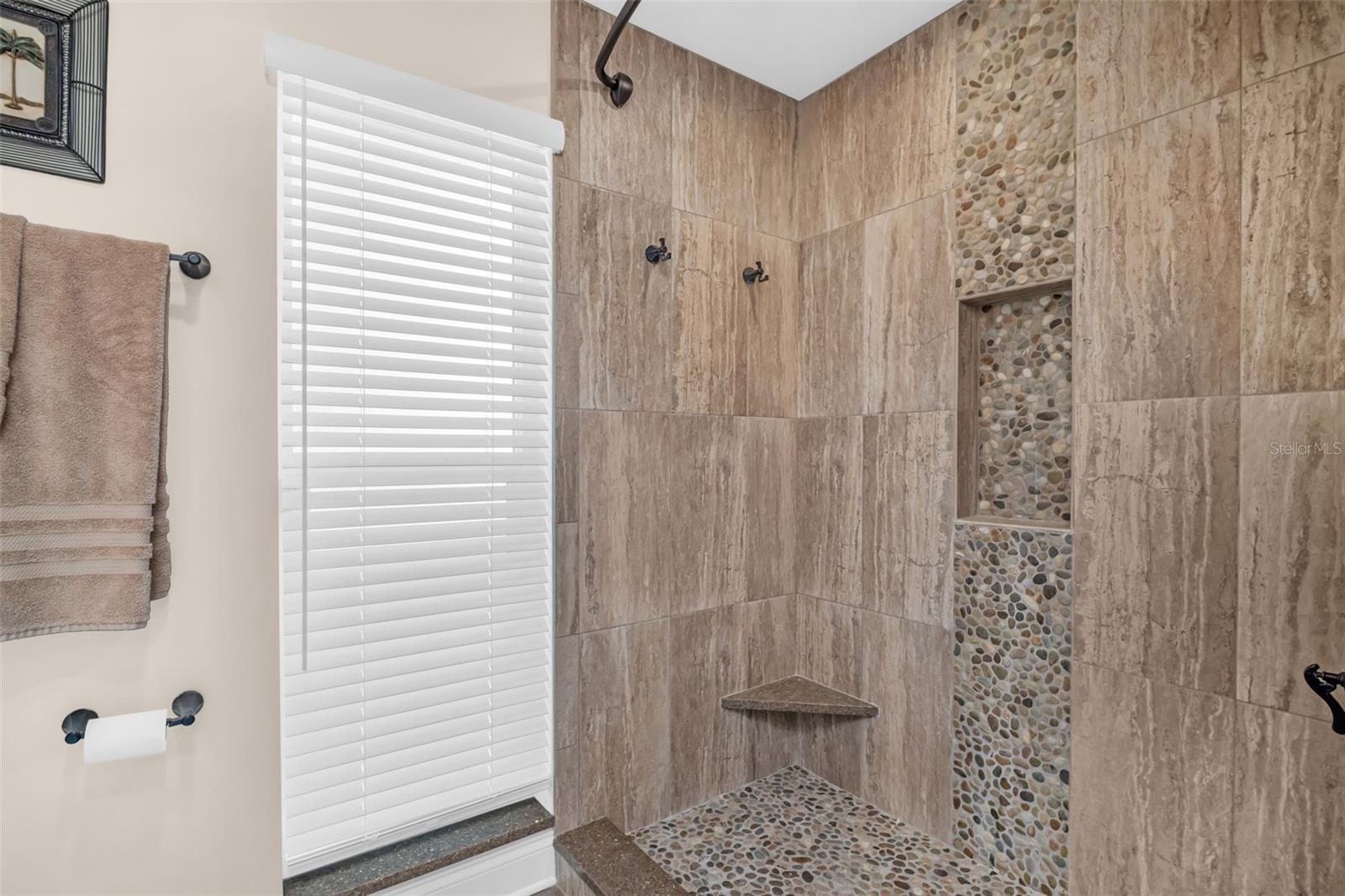 1100 Friendly Way S Property Photo 28