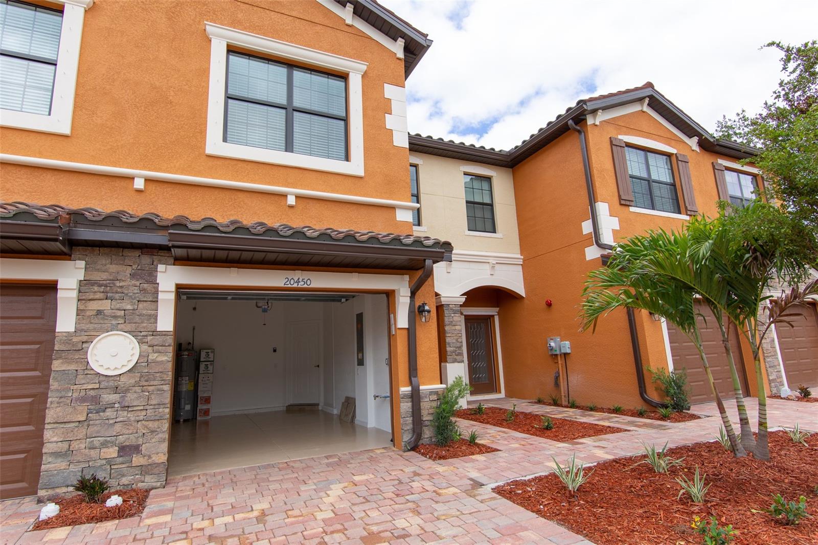 20450 Lagente Cir Property Photo 4