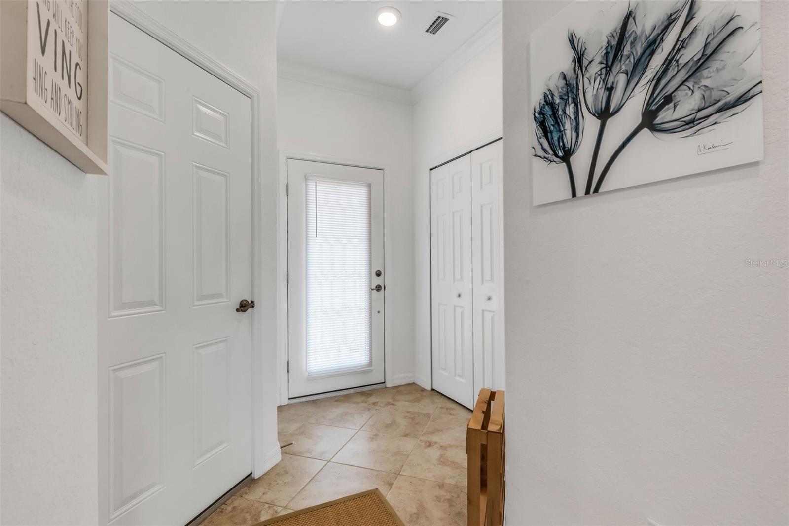 20450 Lagente Cir Property Photo 7