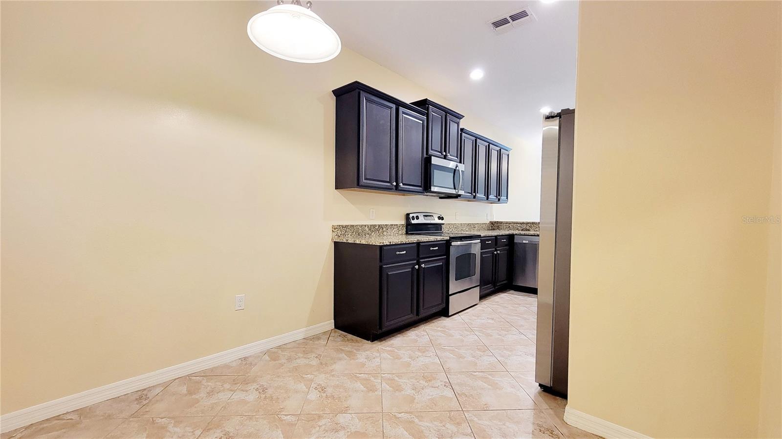 9540 Trumpet Vine Loop Property Photo 3