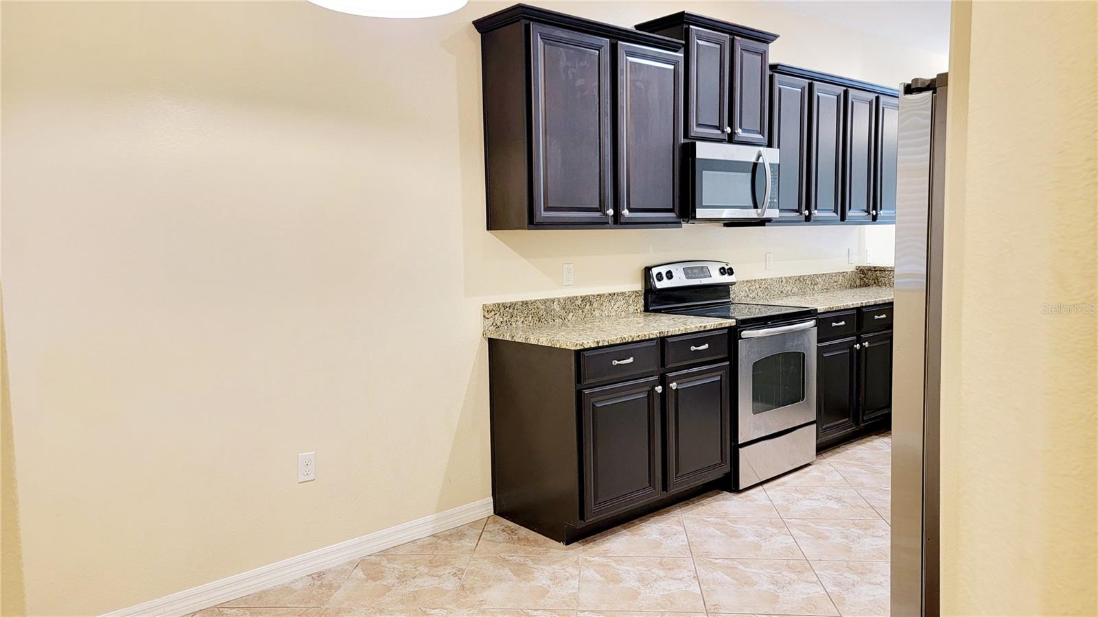 9540 Trumpet Vine Loop Property Photo 4