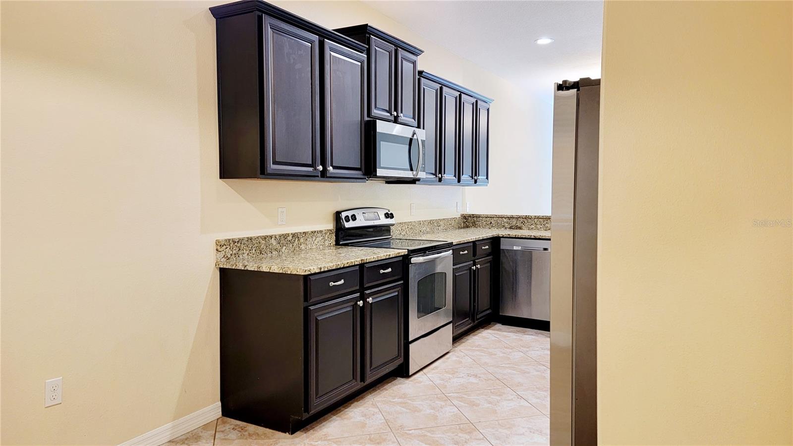 9540 Trumpet Vine Loop Property Photo 5