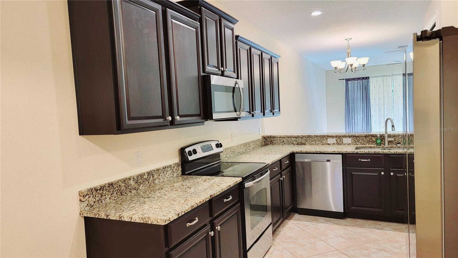 9540 Trumpet Vine Loop Property Photo 7