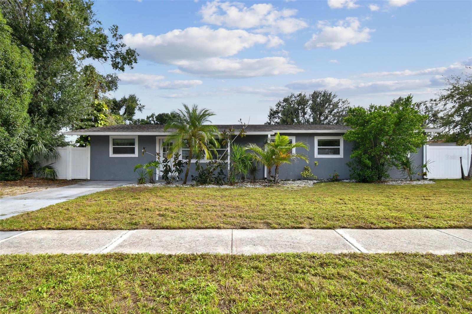 4722 W Bay Ave Property Photo 1