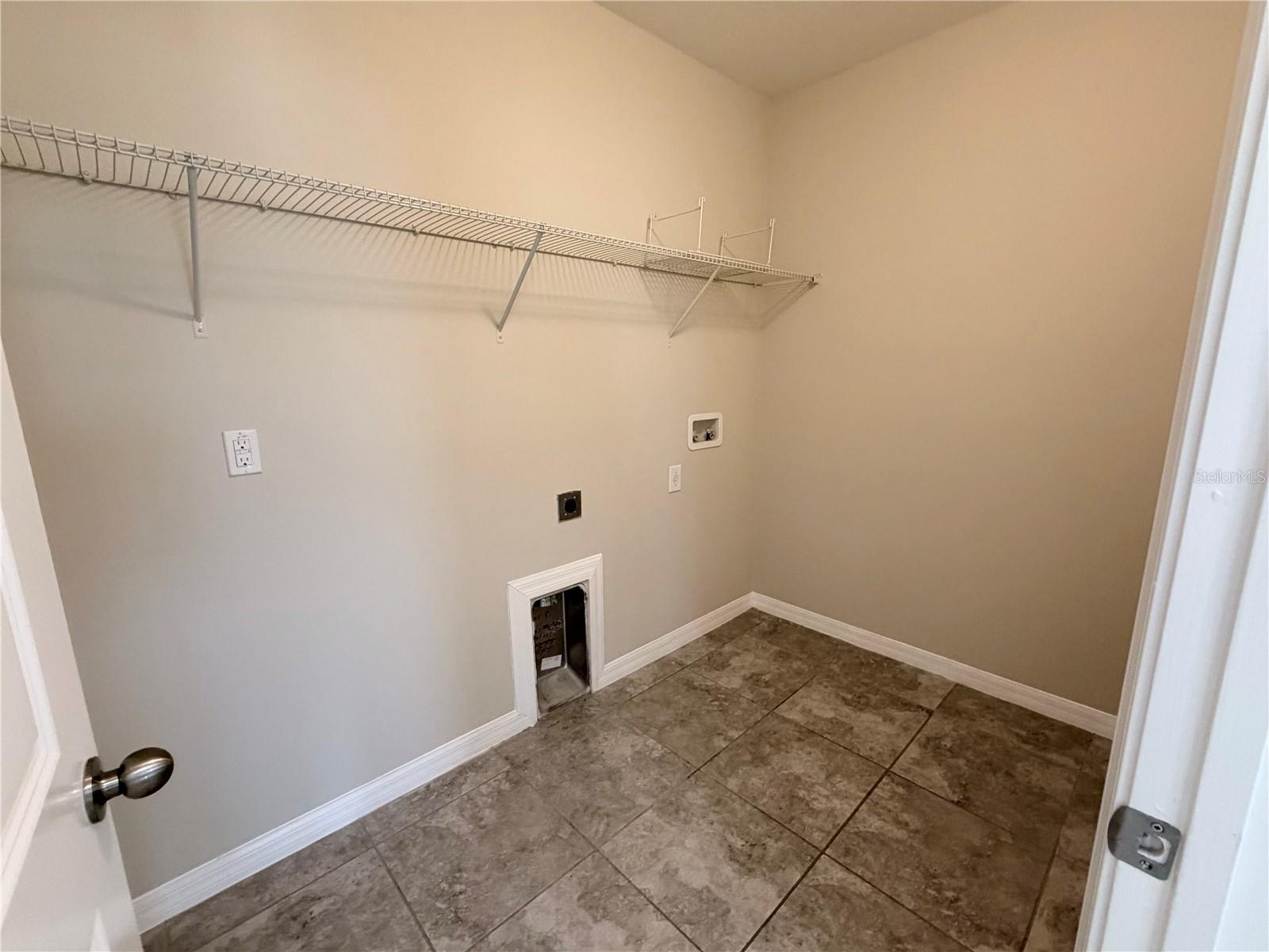 10013 Crested Fringe Dr Property Photo 9