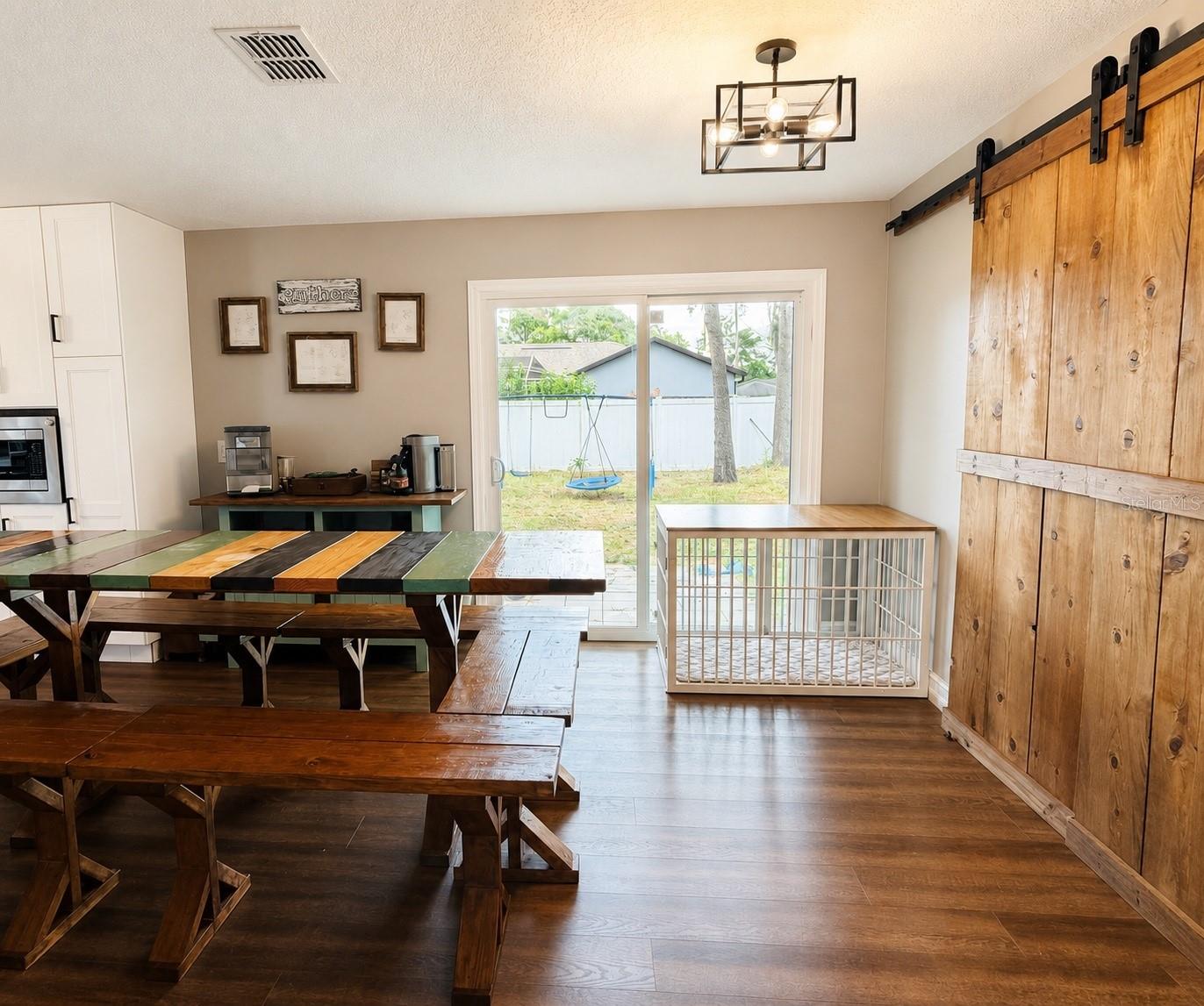 10056 Gifford St Property Photo 16