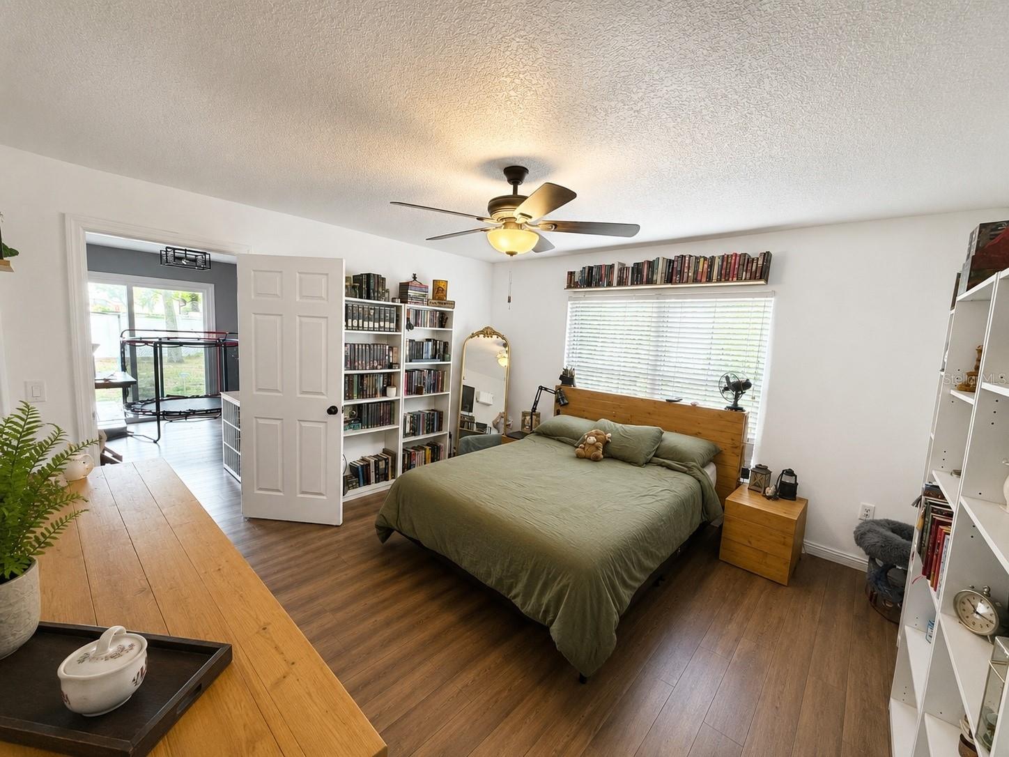 10056 Gifford St Property Photo 20